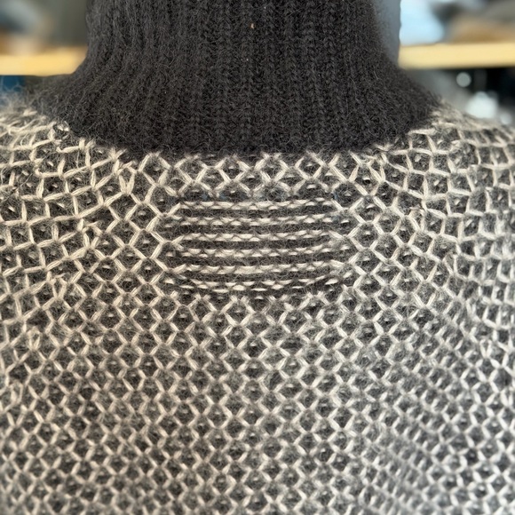 Marc Jacobs Charcoal and Cream Turtleneck Sweater - Picture 3 of 8